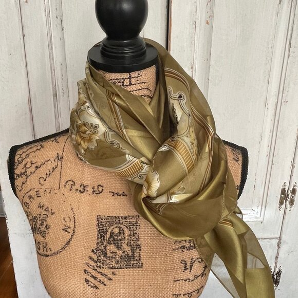 Women's Large 40' Square Scarf w/ Gold and White Baroque Floral Pattern - Picture 8 of 14